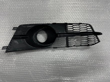 Load image into Gallery viewer, RS6 style Quattro grill for 2016-2018 Audi A6/S6 C7.5 with honeycomb fog "ACC" covers
